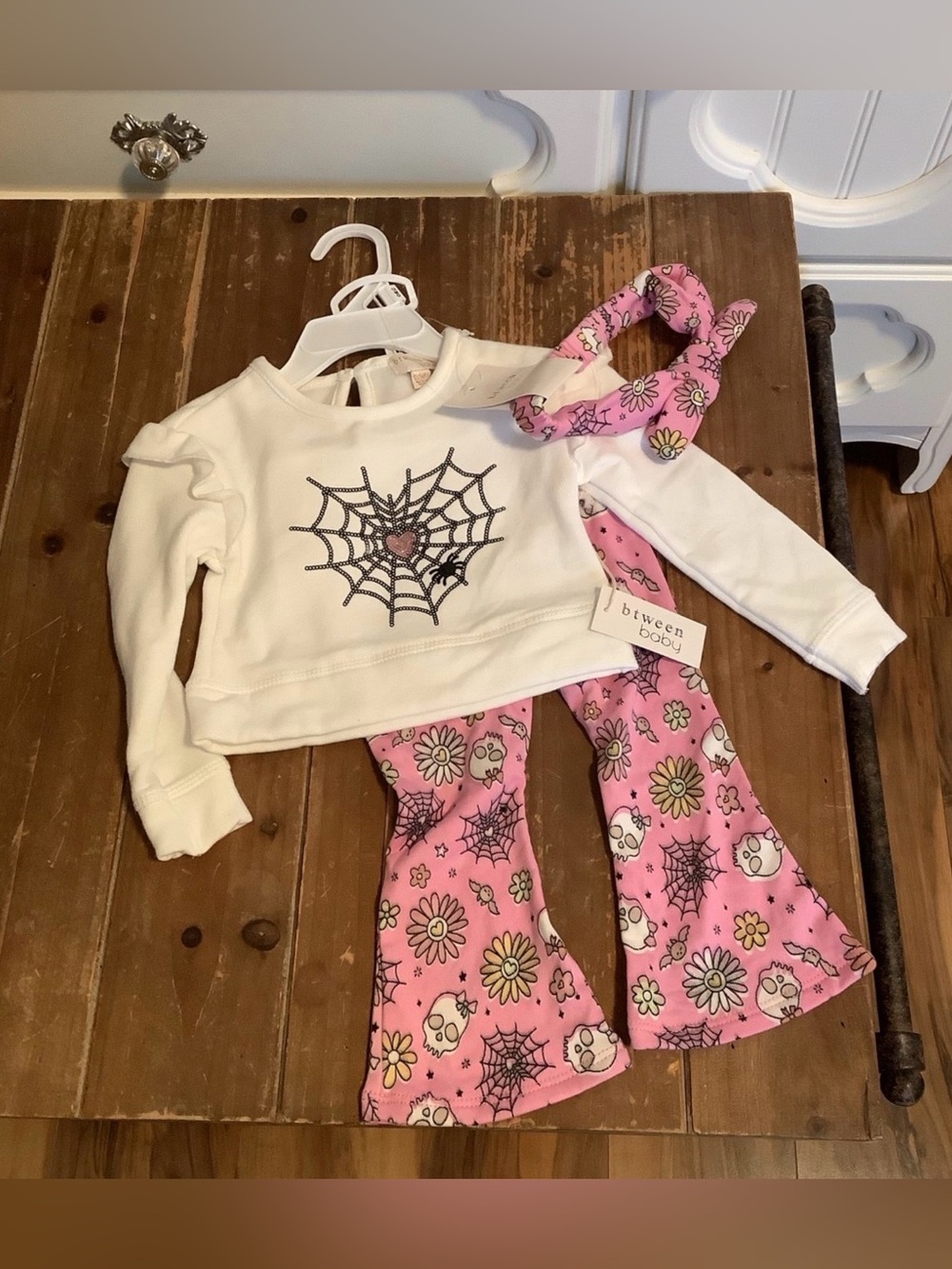 Pink Daisy & Spiderweb Kids Set - White Top and Pink Pants 12 months